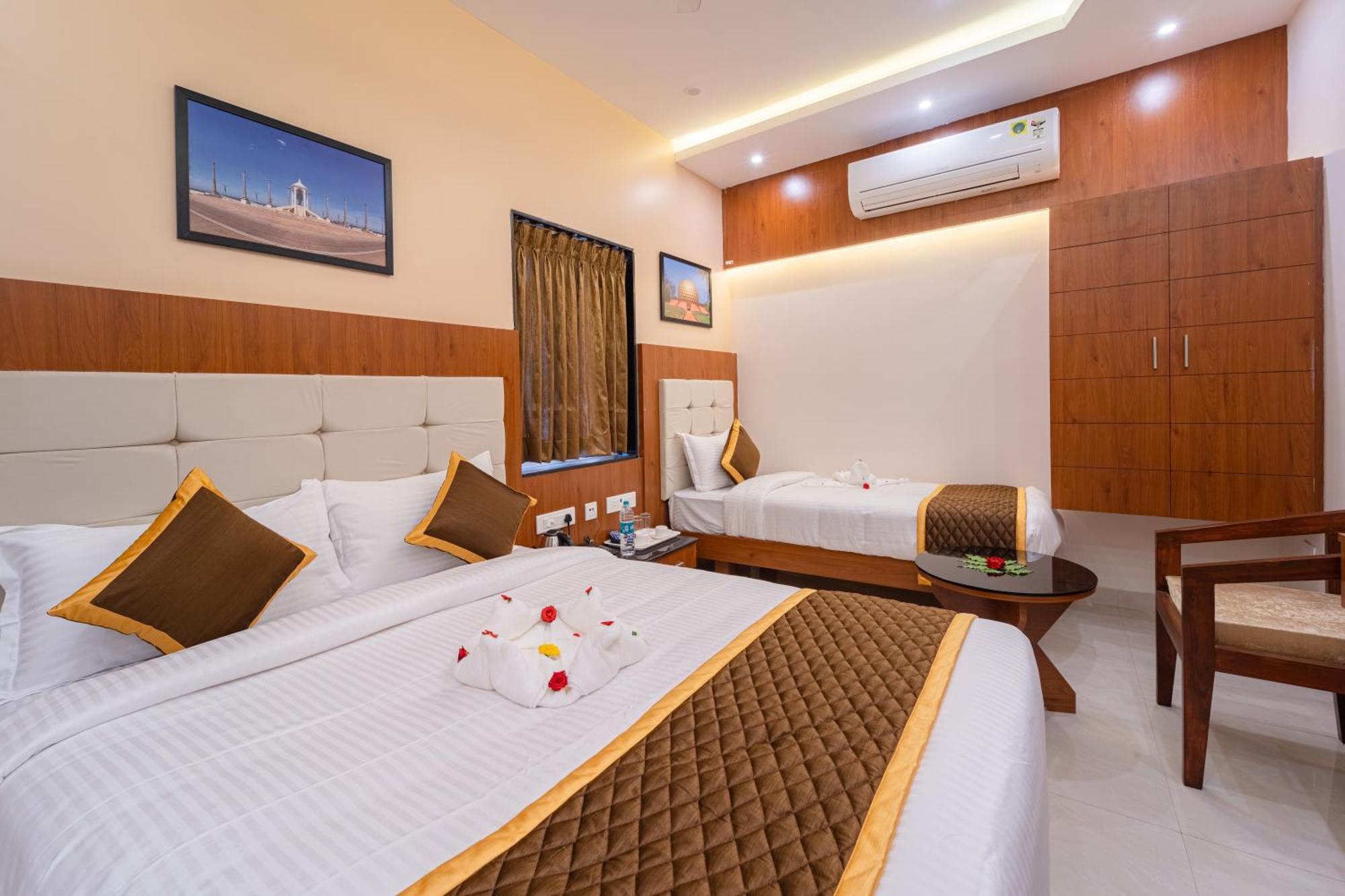 Welcome Grand Residency Pondicherry Exterior photo